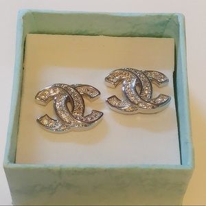 Brand new Fashion rhinestone earrings